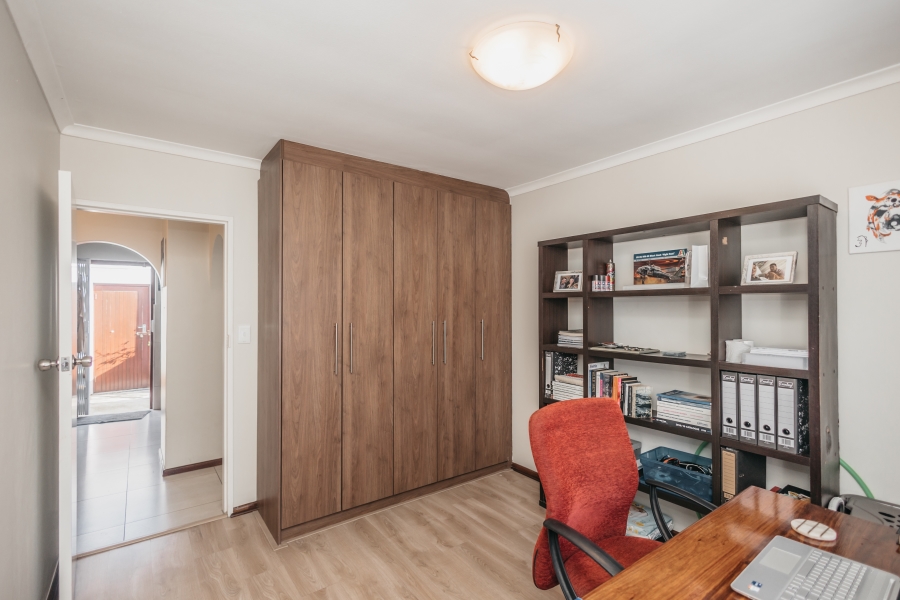 To Let 2 Bedroom Property for Rent in Ridgeworth Western Cape